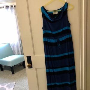 Ankle length, maternity dress.